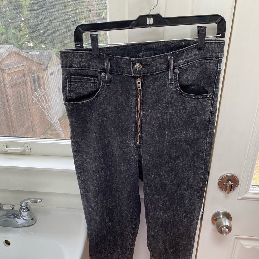 Levi’s motorcycle Jean in grey washed size 32